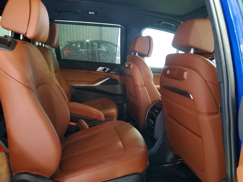 2025 BMW X7 M60I 11