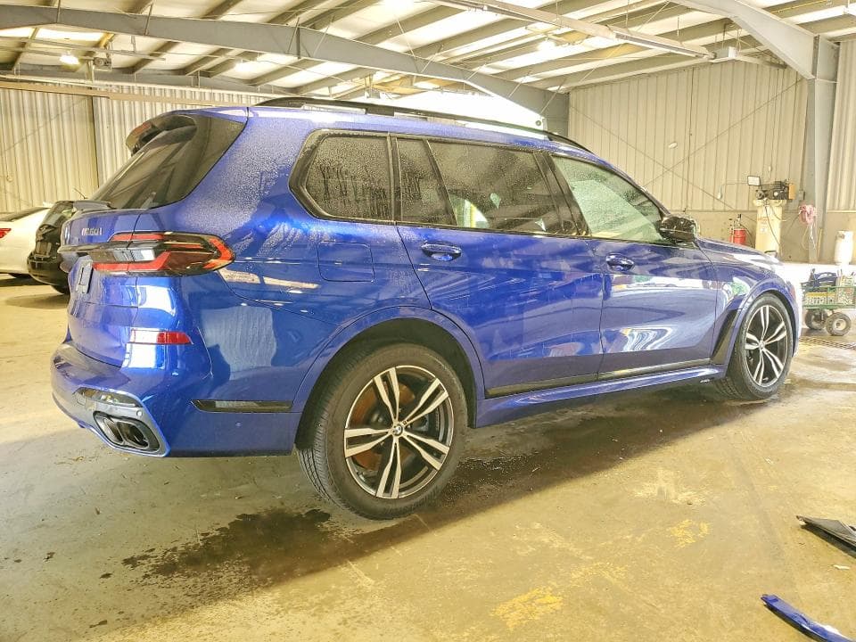 2025 BMW X7 M60I 3