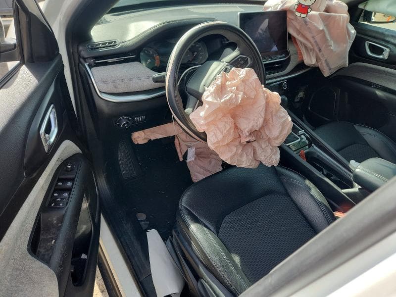 2024 JEEP COMPASS LATITUDE 8