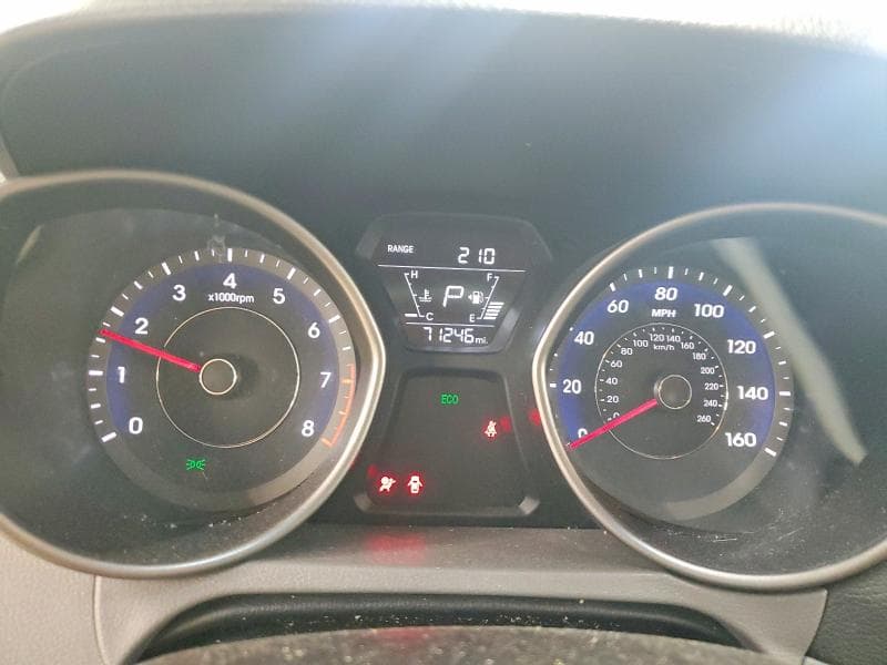 2016 HYUNDAI ELANTRA SE 9