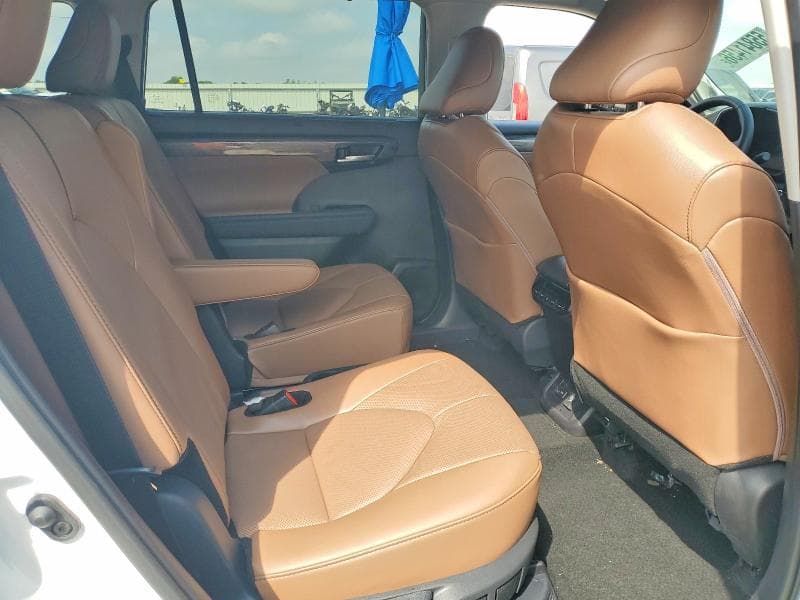 2025 TOYOTA HIGHLANDER HYBRID LIMITED 25TH EDITION LIMITED 25TH EDITION 11