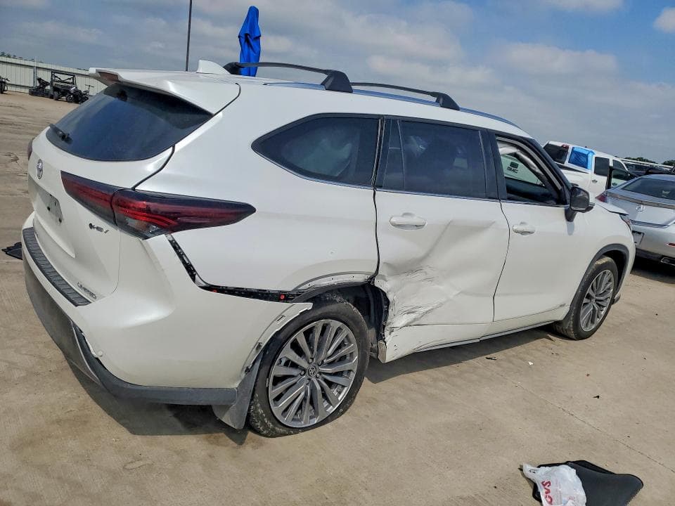 2025 TOYOTA HIGHLANDER HYBRID LIMITED 25TH EDITION LIMITED 25TH EDITION 3