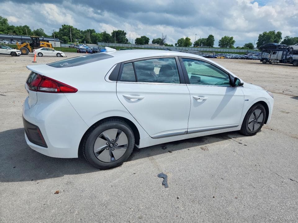 2020 HYUNDAI IONIQ SE 3