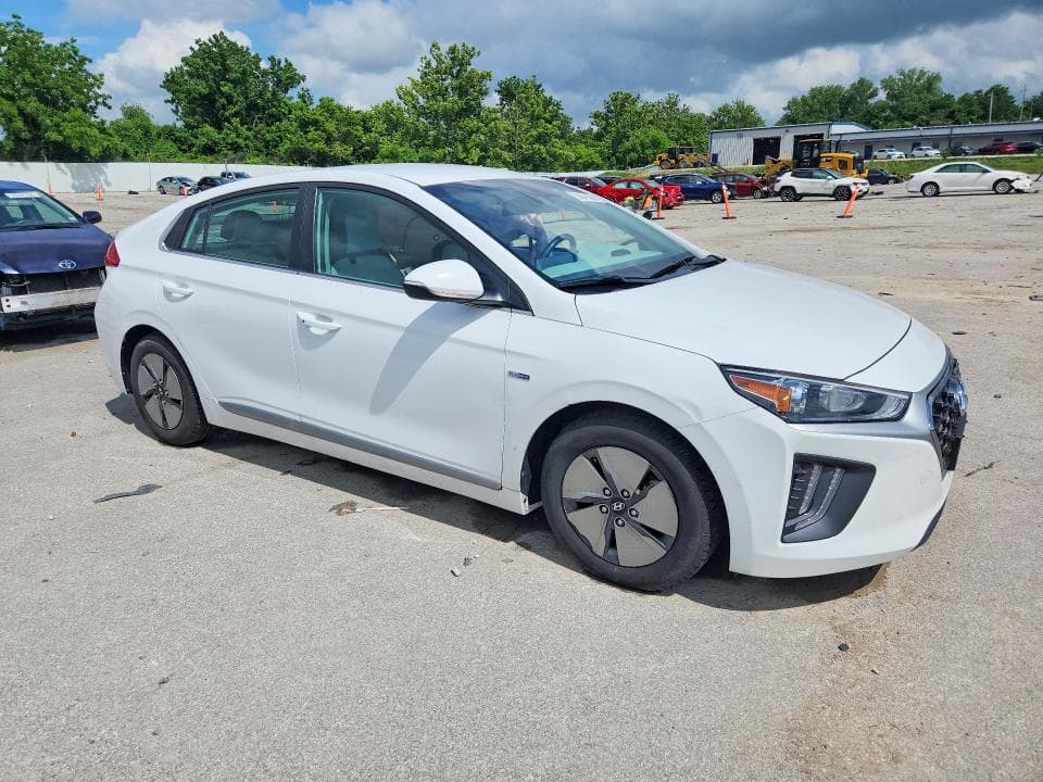 2020 HYUNDAI IONIQ SE 4