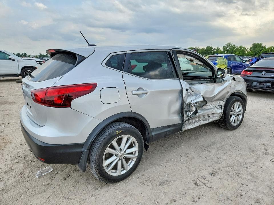 2017 NISSAN ROGUE SPORT S 3