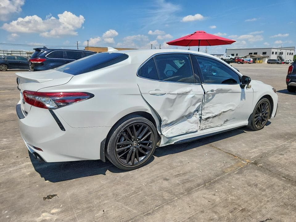 2023 TOYOTA CAMRY XSE 3