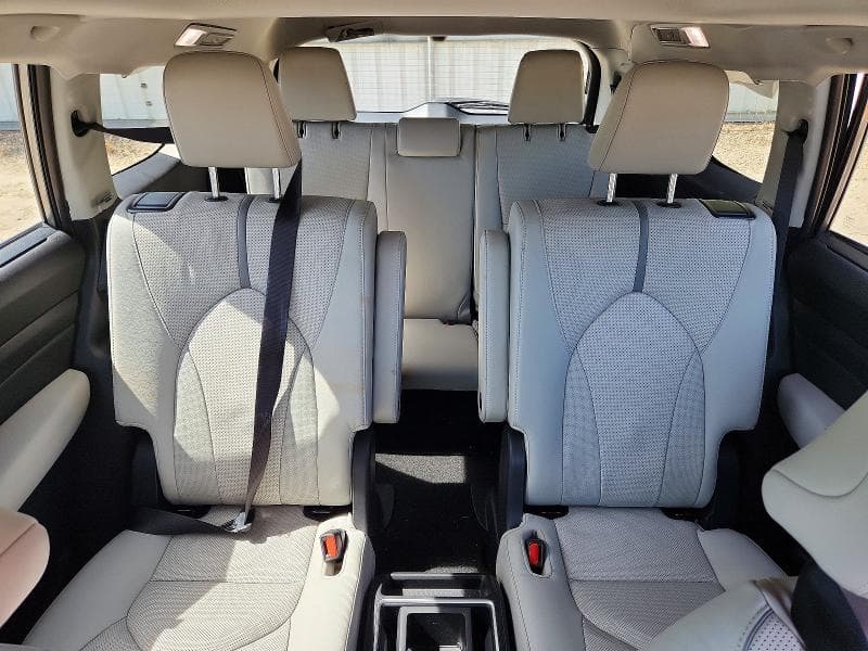 2026 TOYOTA GRAND HIGHLANDER PLATINUM PLATINUM 10