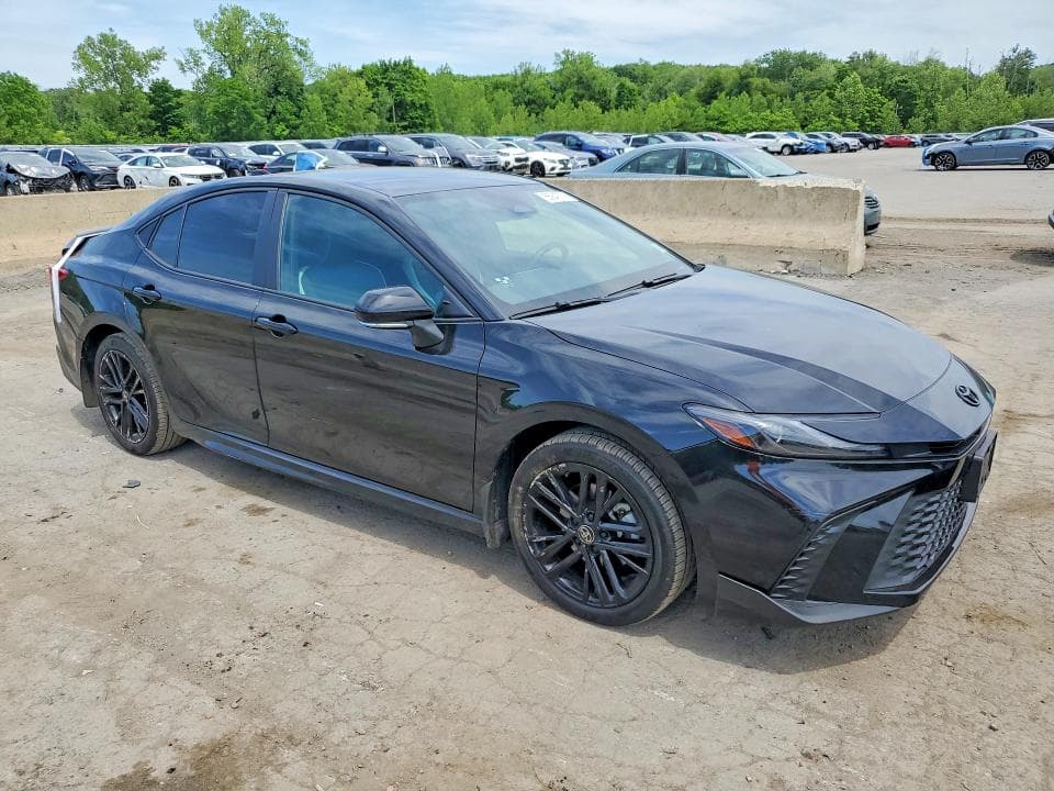 2025 TOYOTA CAMRY SE 4
