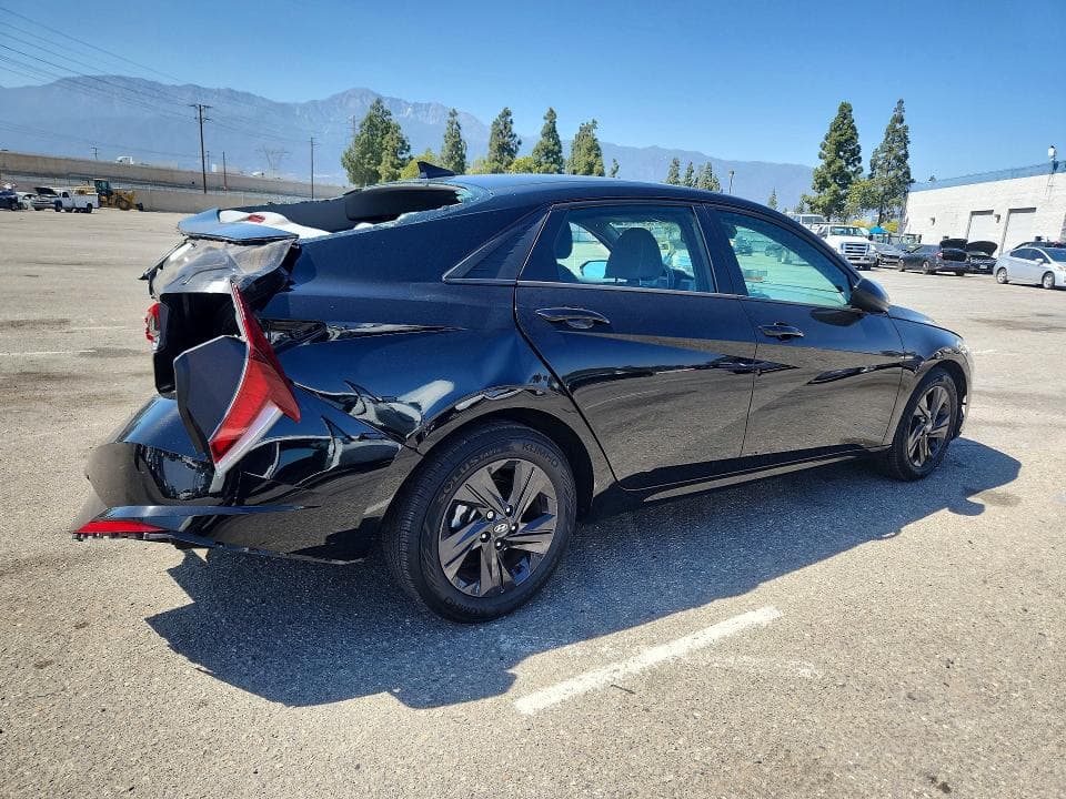 2021 HYUNDAI ELANTRA SEL 3