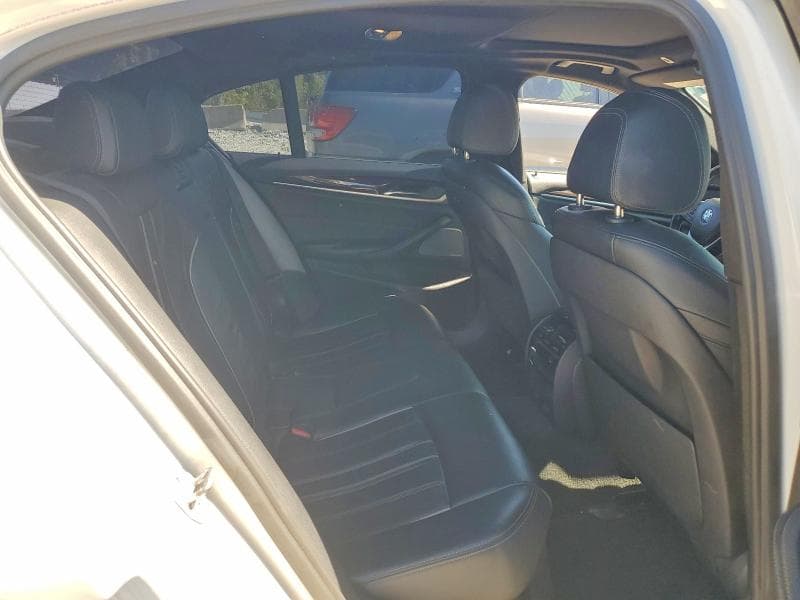 2017 BMW 530 XI 10