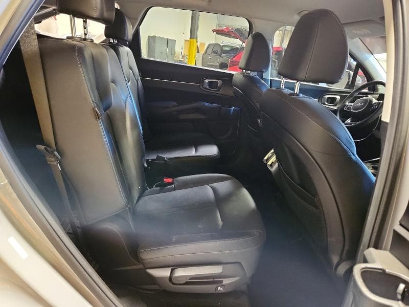 2025 KIA SORENTO EX 11