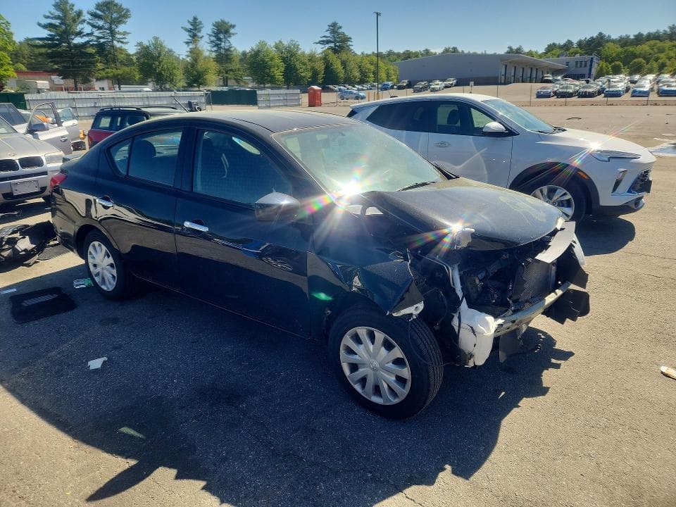 2019 NISSAN VERSA SV SV 4