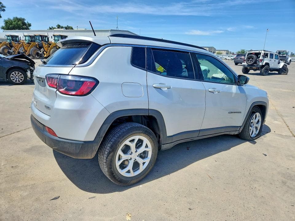 2024 JEEP COMPASS LATITUDE 3