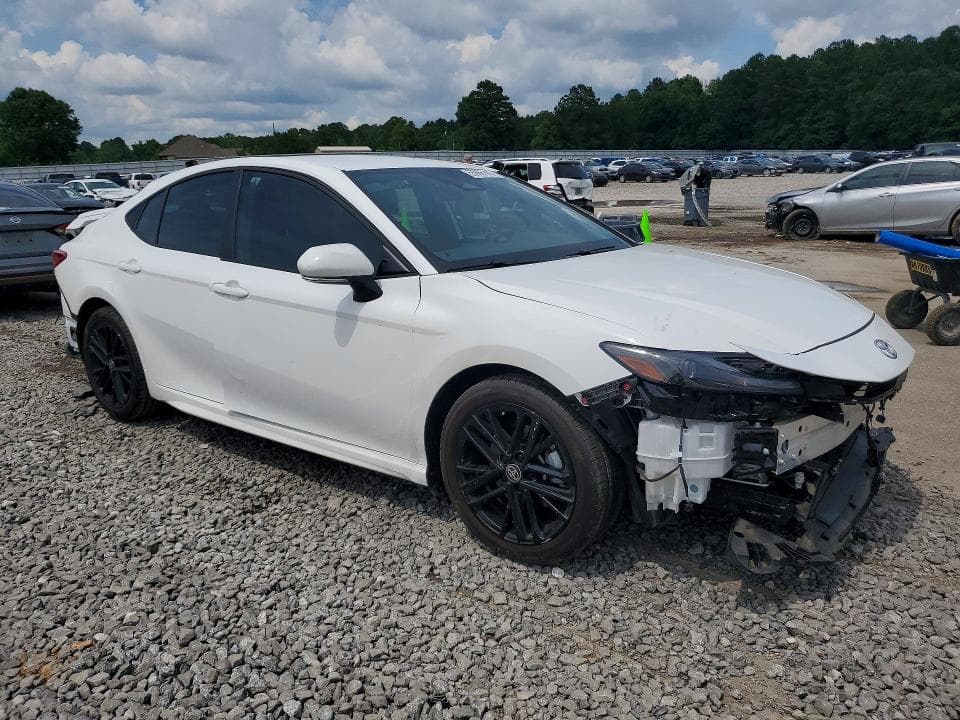 2025 TOYOTA CAMRY SE 4