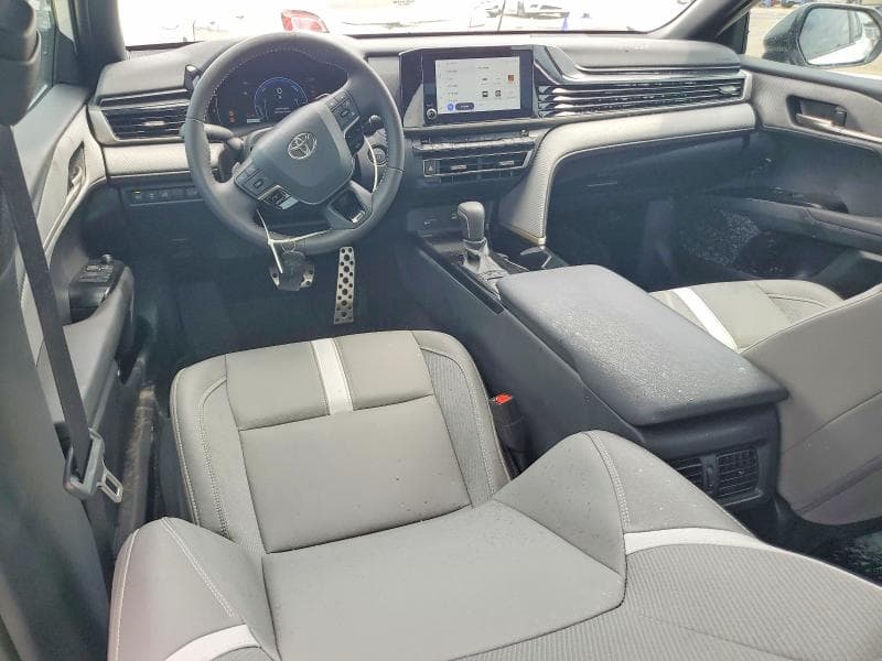 2025 TOYOTA CAMRY SE 8