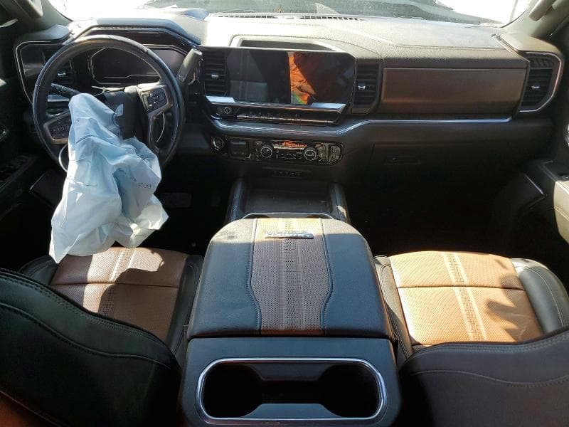 2024 CHEVROLET SILVERADO K3500 HIGH COUNTRY 8