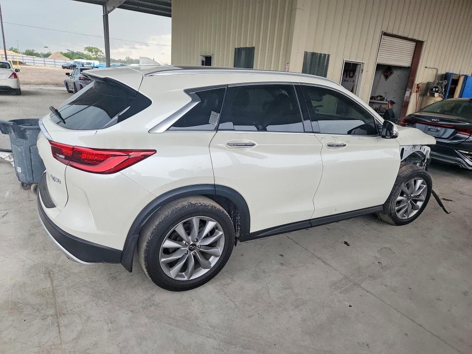 2021 INFINITI QX50 LUXE 3