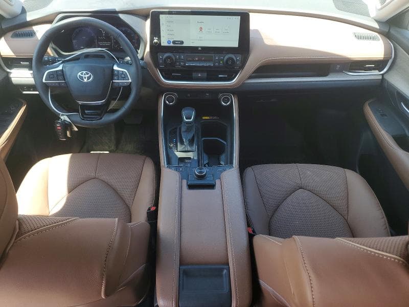 2026 TOYOTA GRAND HIGHLANDER PLATINUM PLATINUM 8