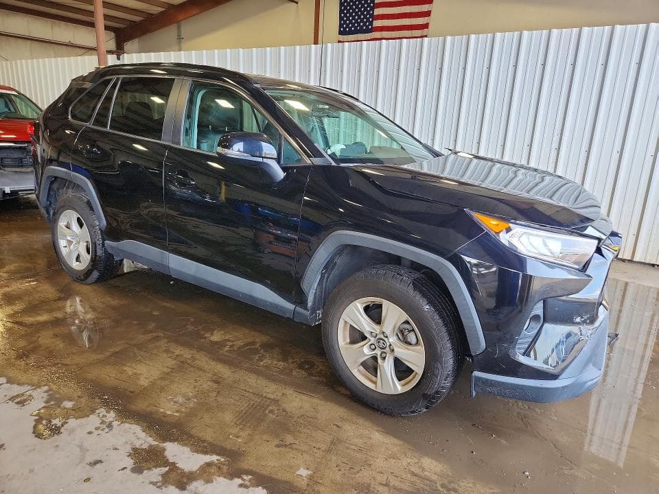 2020 TOYOTA RAV4 XLE 4