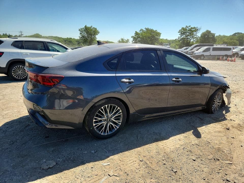 2023 KIA FORTE GT LINE 3