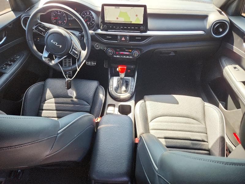 2023 KIA FORTE GT LINE 8