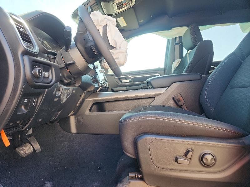 2026 RAM 1500 BIG HORN 7