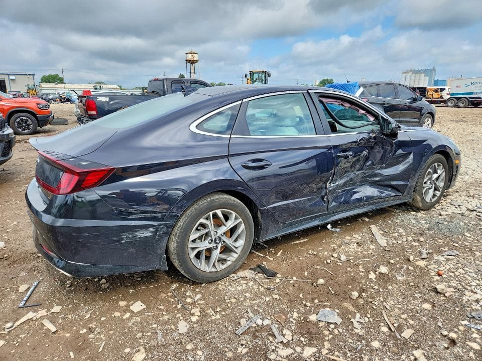 2023 HYUNDAI SONATA SEL 3