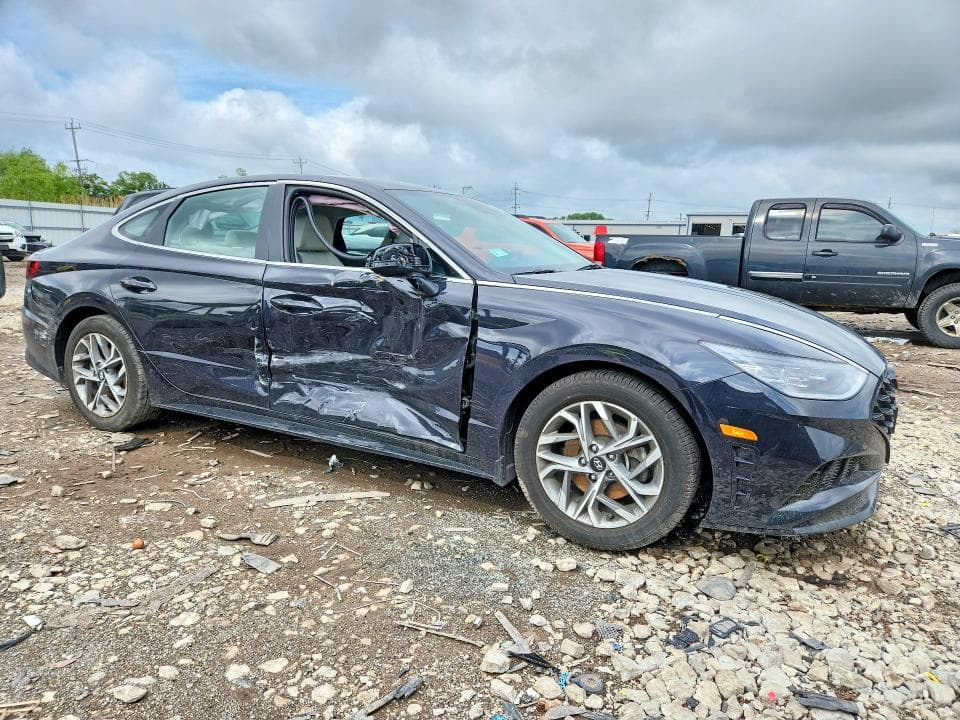 2023 HYUNDAI SONATA SEL 4