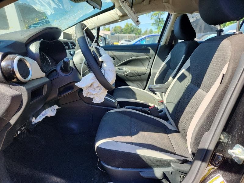 2020 NISSAN VERSA SV SV 7