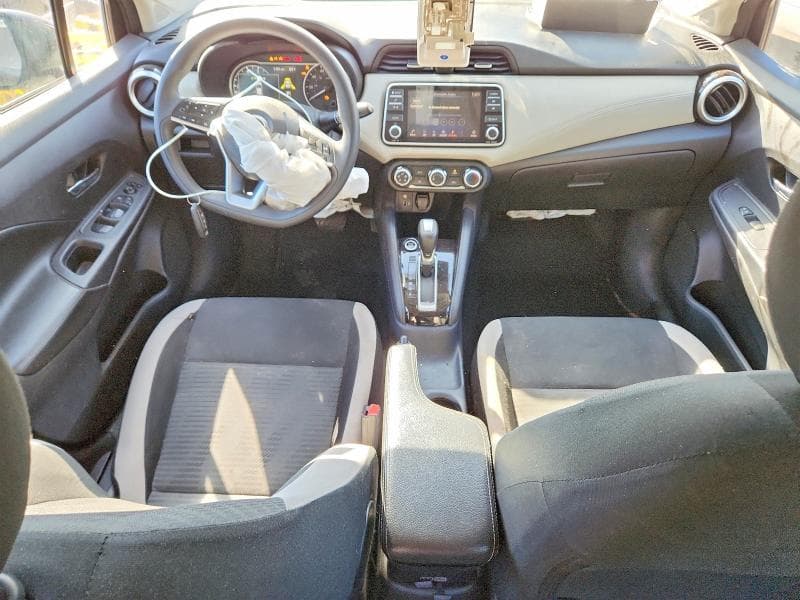 2020 NISSAN VERSA SV SV 8