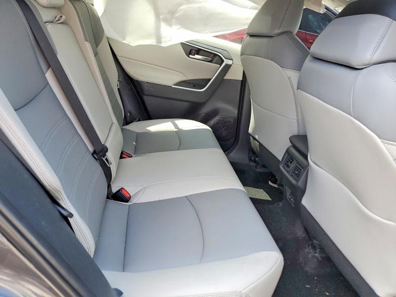 2025 TOYOTA RAV4 XLE PREMIUM XLE PREMIUM 11