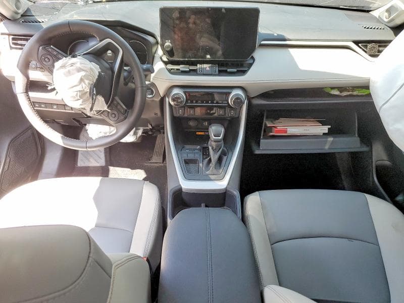2025 TOYOTA RAV4 XLE PREMIUM XLE PREMIUM 8