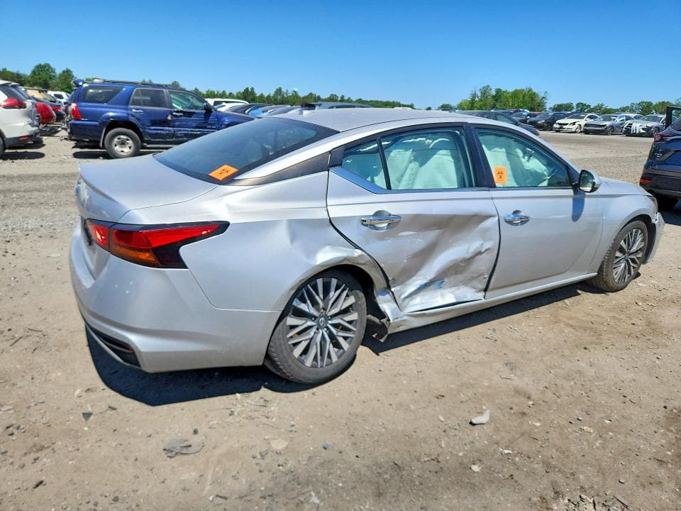 2023 NISSAN ALTIMA SV 3