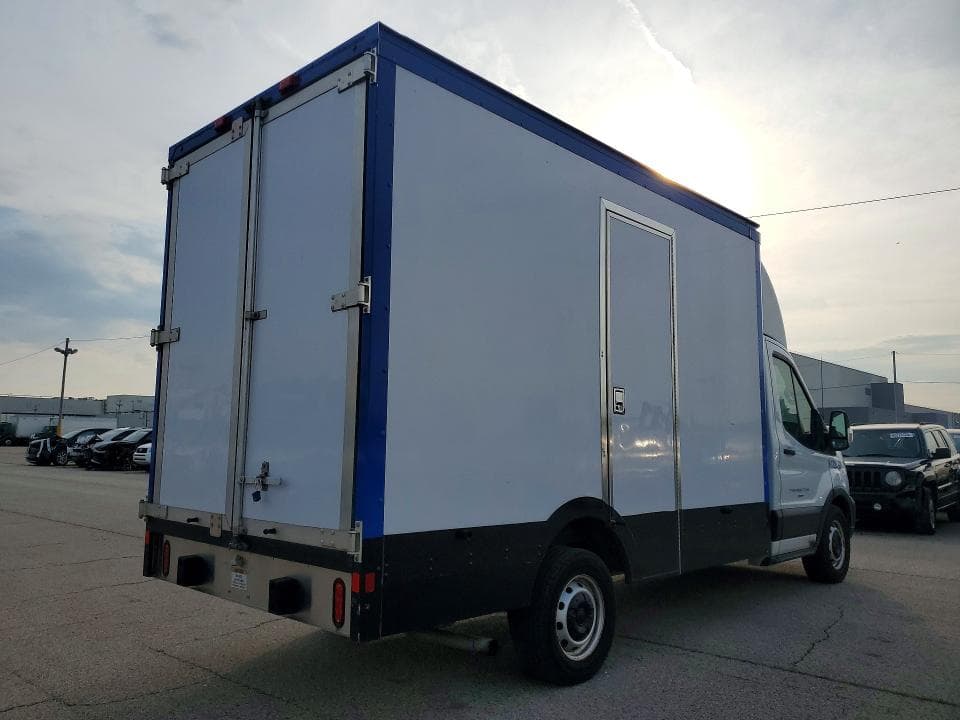 2023 FORD TRANSIT DELIVERY TRUCK 3
