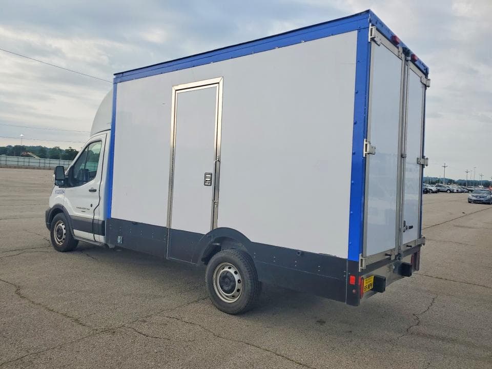 2023 FORD TRANSIT DELIVERY TRUCK 2