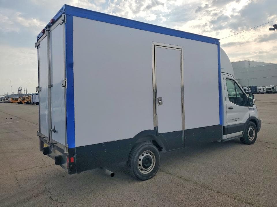 2023 FORD TRANSIT DELIVERY TRUCK 3