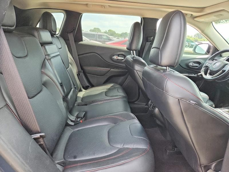 2016 JEEP CHEROKEE TRAILHAWK 11