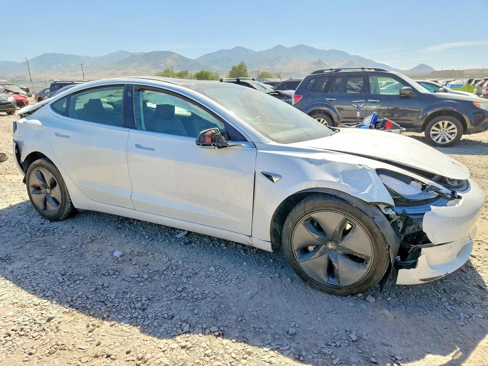 2019 TESLA MODEL 3 4