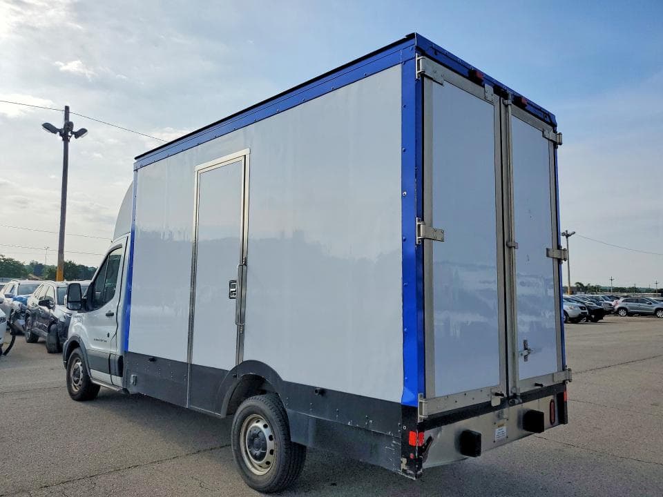 2020 FORD TRANSIT DELIVERY TRUCK 2