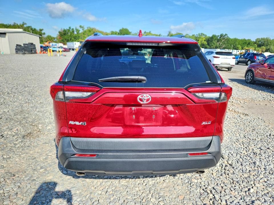 2020 TOYOTA RAV4 XLE PREMIUM 6