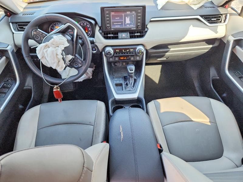 2020 TOYOTA RAV4 XLE PREMIUM 8