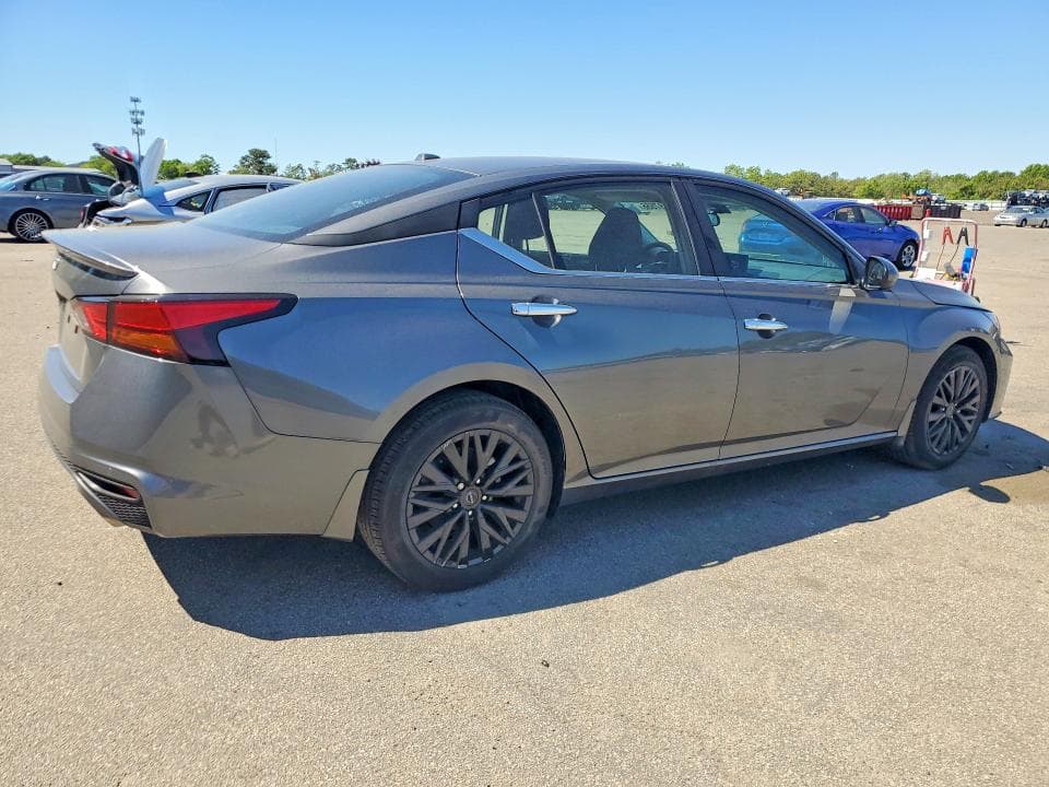 2025 NISSAN ALTIMA SV 3