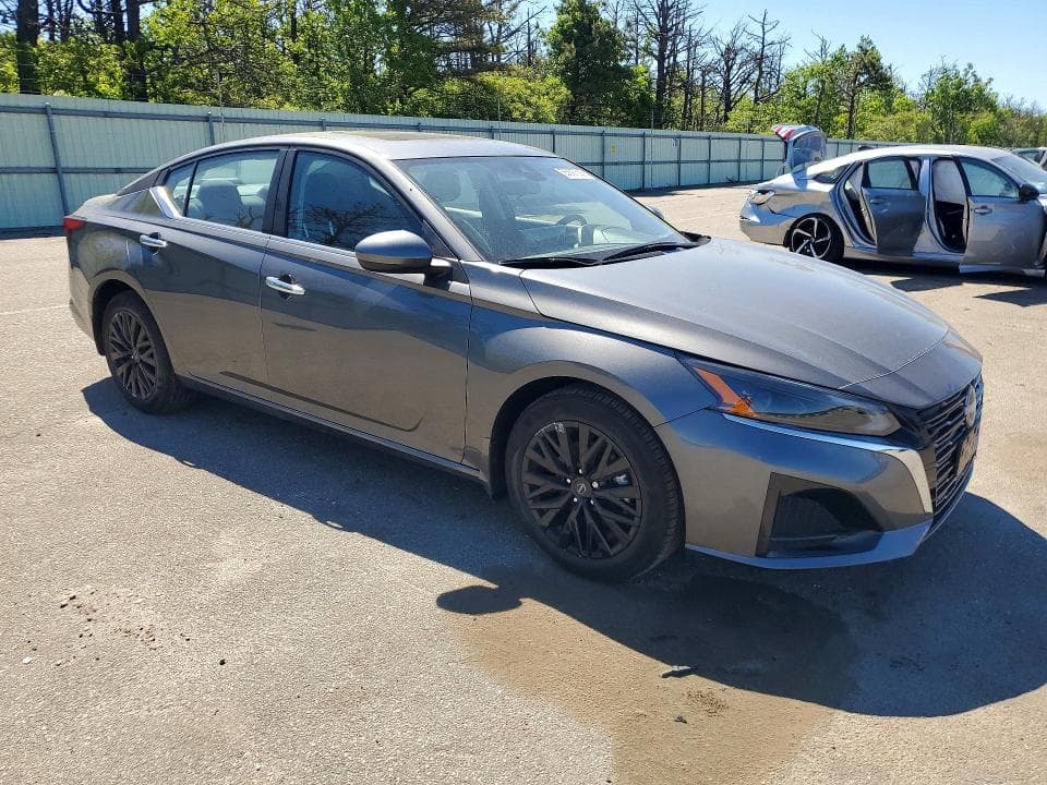 2025 NISSAN ALTIMA SV 4