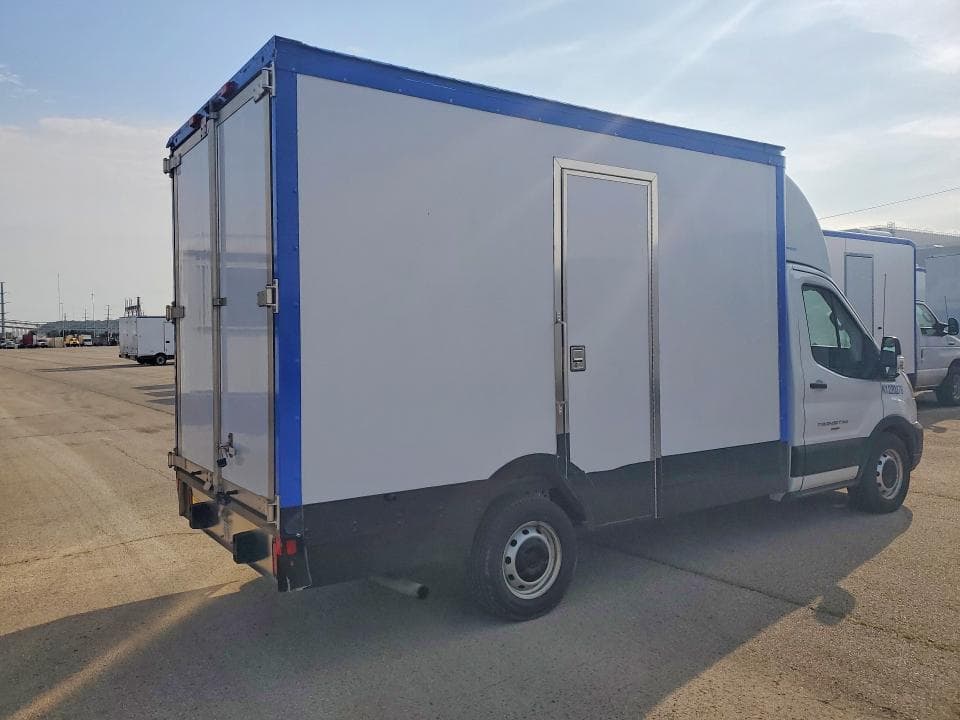 2023 FORD TRANSIT DELIVERY TRUCK 3