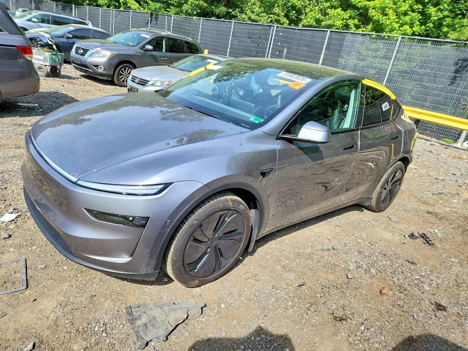 2026 TESLA MODEL Y 1