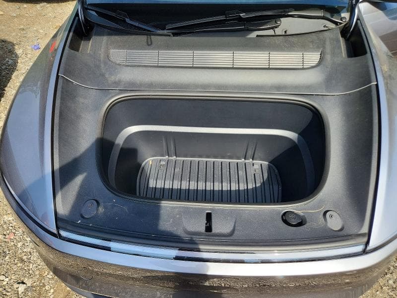 2026 TESLA MODEL Y 12