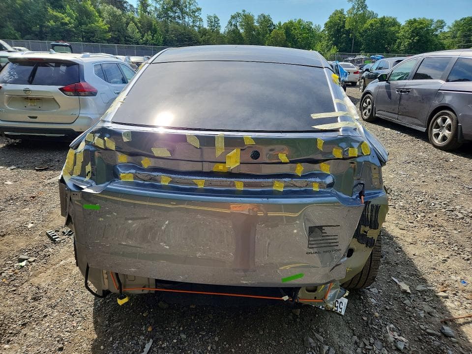 2026 TESLA MODEL Y 6