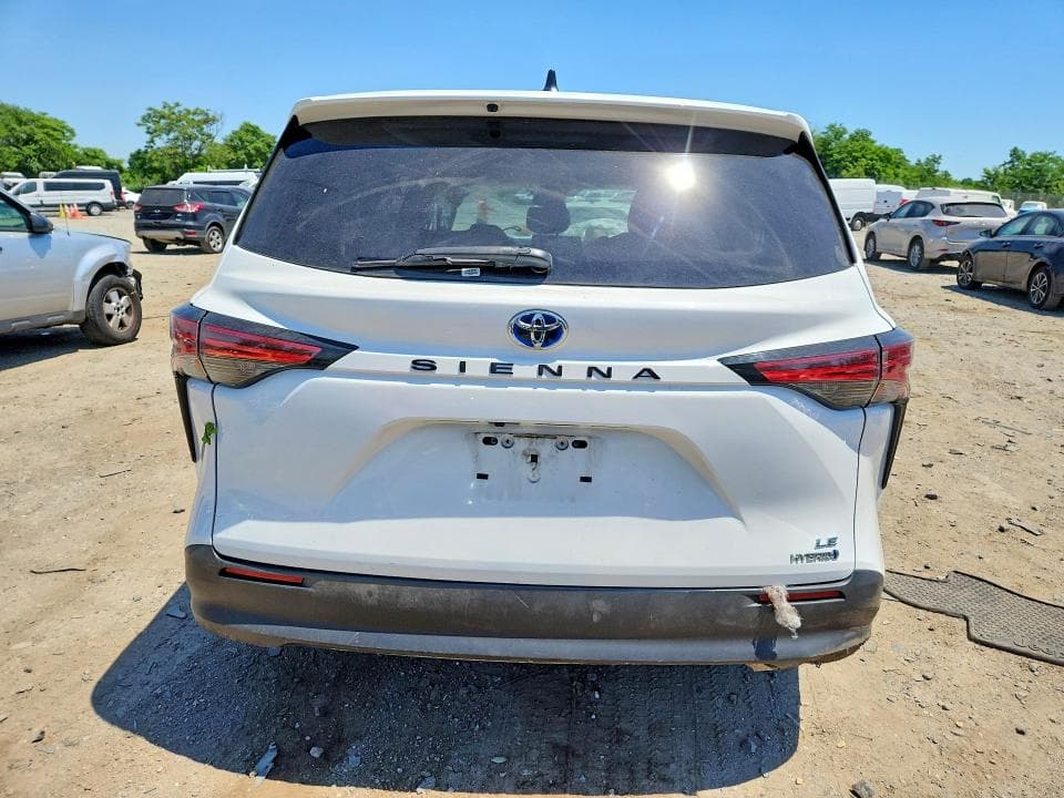 2021 TOYOTA SIENNA LE 6