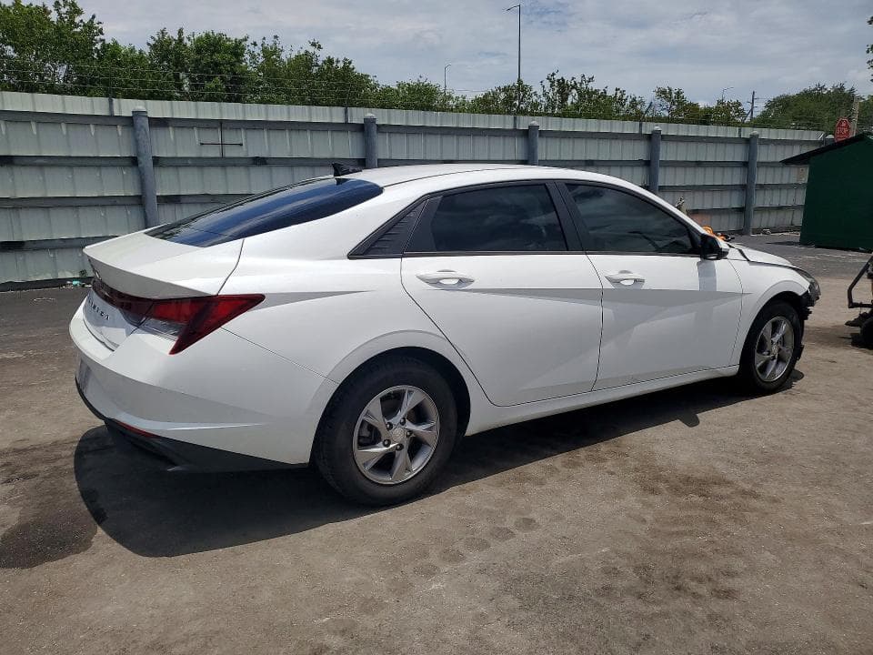 2021 HYUNDAI ELANTRA SE 3