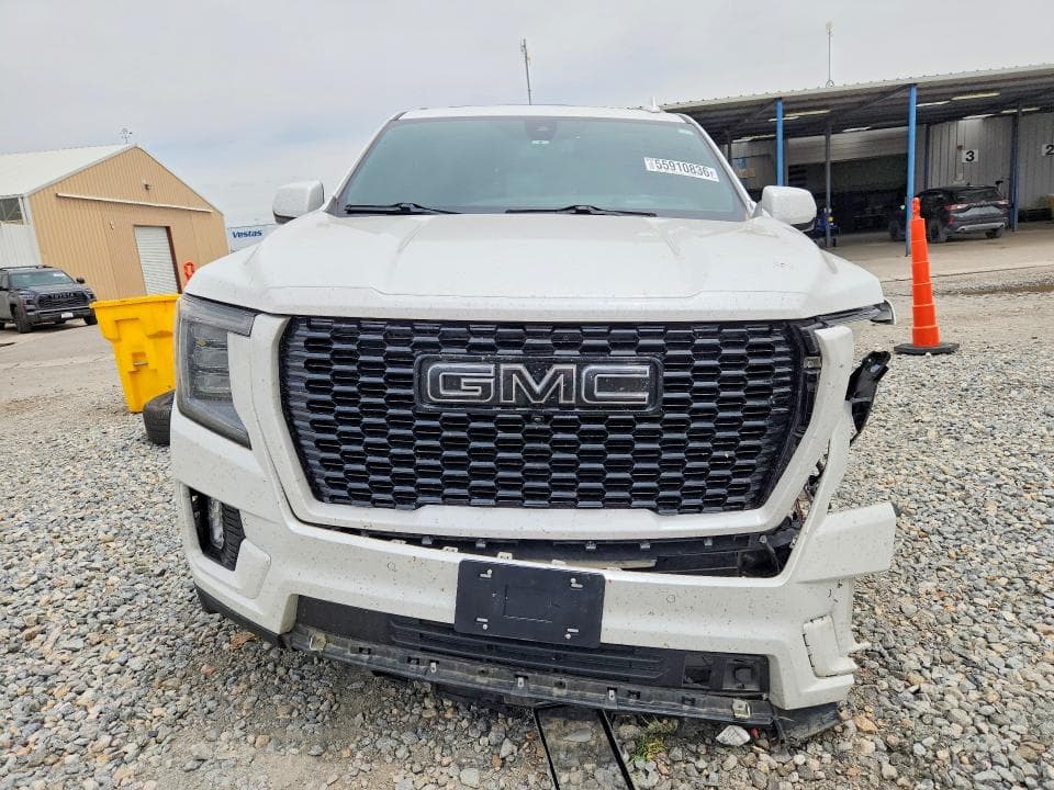 2022 GMC YUKON DENALI 5